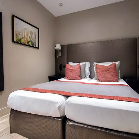 ミニー オペラ モンマルトル ホテル パリ