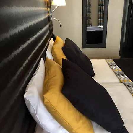 ホテル ミニー オペラ モンマルトル