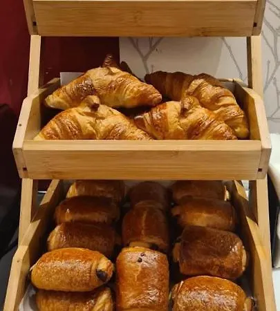 Hotel Migny Opéra Montmartre Paris